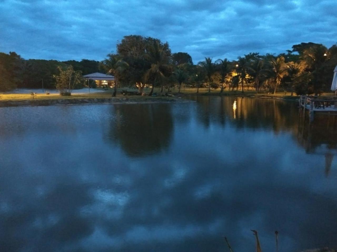 Residencial Lagoa Da Praia Алкобаса Экстерьер фото